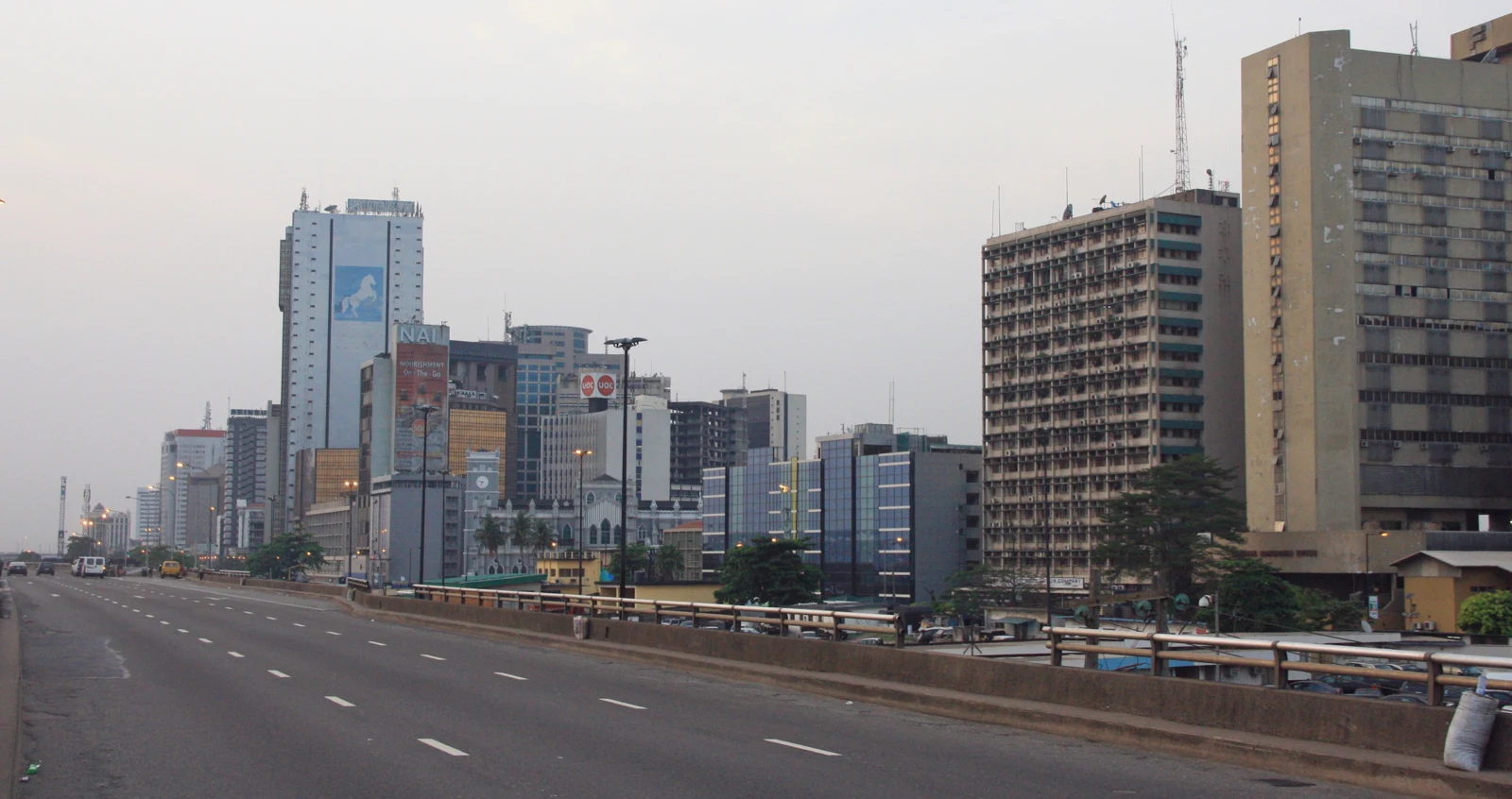 Carburants · Nigeria · Vue de Lagos · illustration régionale